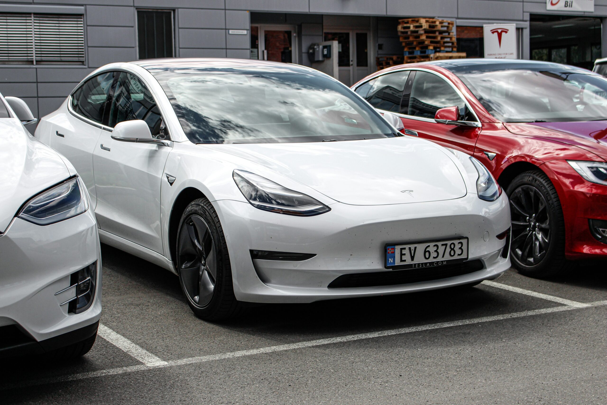 Tesla Model 3 and Tesla Model Y Battery Service